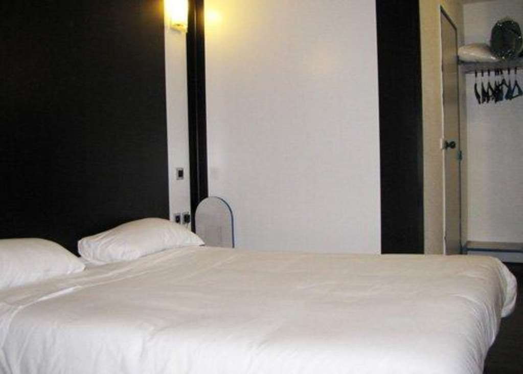 Comfort Hotel Poissy Technoparc Cameră foto